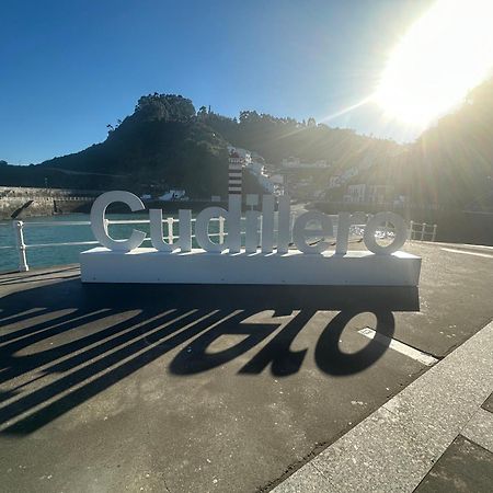 Apartamentos Urbanin II Plaza De San Pedro Cudillero Kültér fotó