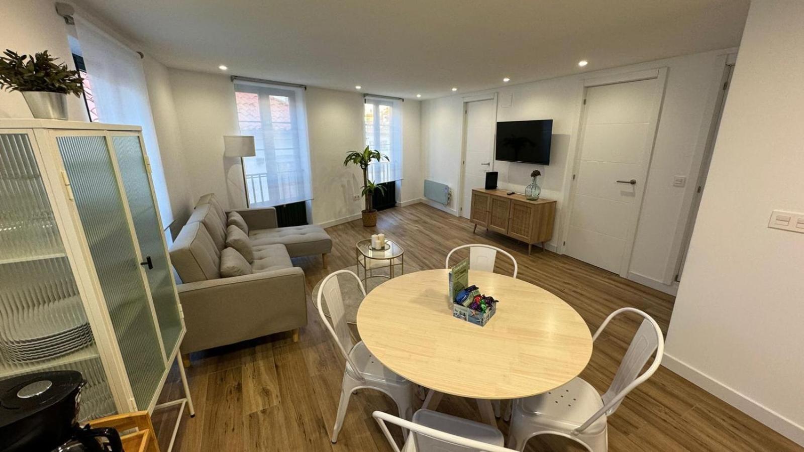 Apartamentos Urbanin II Plaza De San Pedro Cudillero Kültér fotó