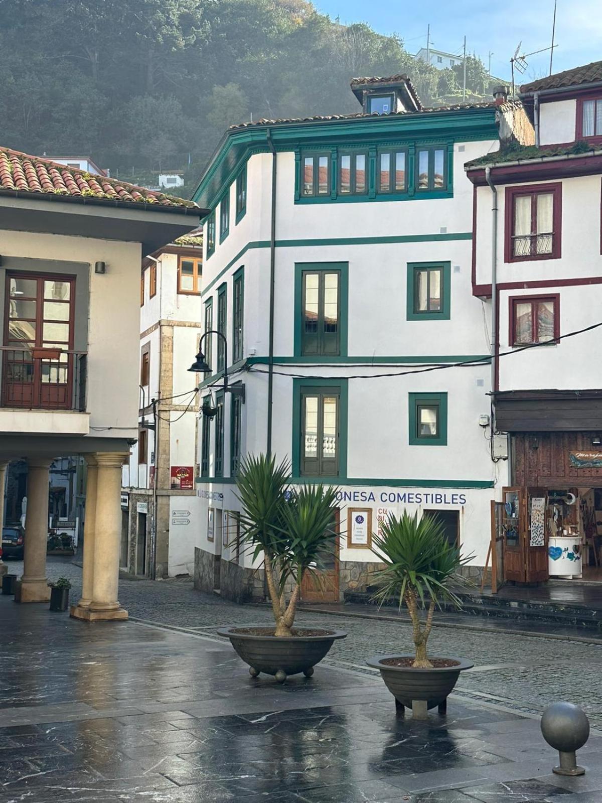 Apartamentos Urbanin II Plaza De San Pedro Cudillero Kültér fotó